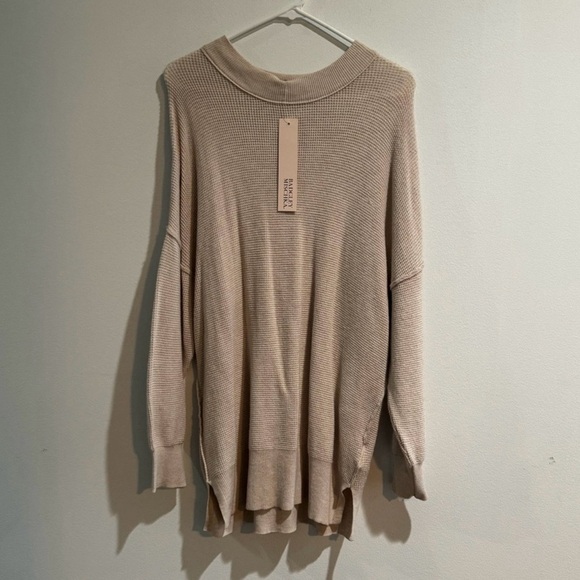 Badgley Mischka Sweaters - Badgley Mischka Oversized Oatmeal Sweater Top – Size Small – NEW!